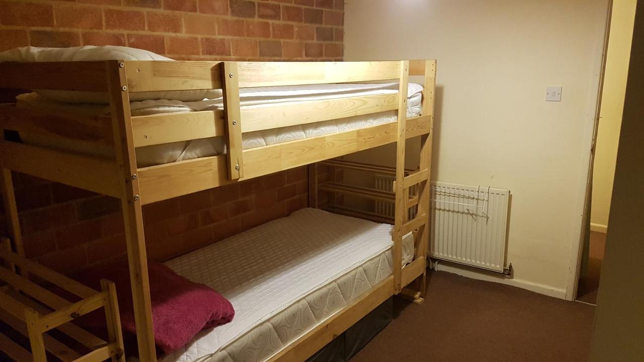 'Yellow Wood Micro Hostel-Eco Urban Bothy Style Very Basic But Cosy Redecorating But Cheap & Friendly Quiet Time Lockout 11Pm-7Am Bring Towel Or Hire Μπρέκον Εξωτερικό φωτογραφία
