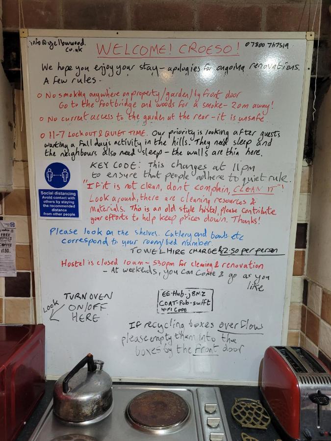 'Yellow Wood Micro Hostel-Eco Urban Bothy Style Very Basic But Cosy Redecorating But Cheap & Friendly Quiet Time Lockout 11Pm-7Am Bring Towel Or Hire Μπρέκον Εξωτερικό φωτογραφία