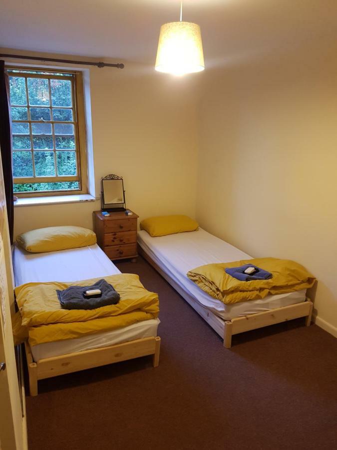 'Yellow Wood Micro Hostel-Eco Urban Bothy Style Very Basic But Cosy Redecorating But Cheap & Friendly Quiet Time Lockout 11Pm-7Am Bring Towel Or Hire Μπρέκον Εξωτερικό φωτογραφία